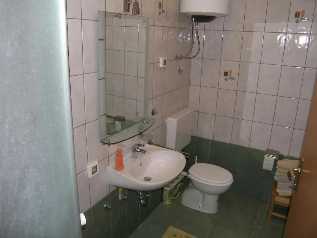 Apartment In Sukosan With Balcony, Air Conditioning, Wifi